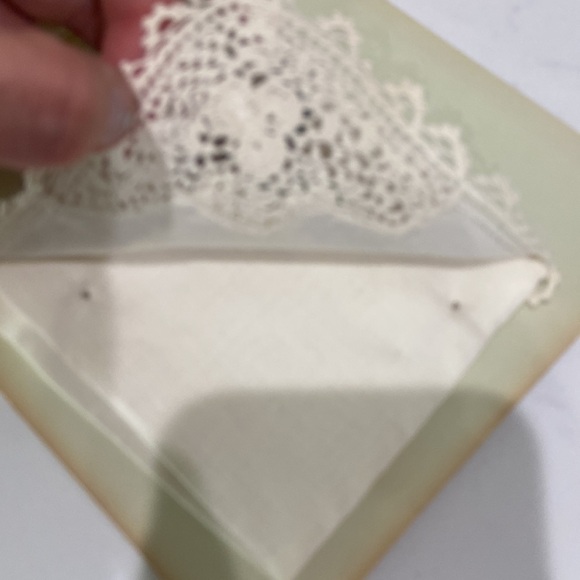 Pure Irish Linen I believe it's a lace handkerchief hand worked made in Ireland - Picture 3 of 10